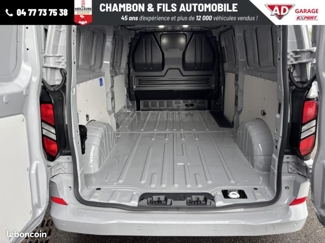 Ford Transit Custom FOURGON 320 L2H1 2.0 ECOBLUE 170 CH BVA8 LIMITED Prix: 35825 HT (image 24)