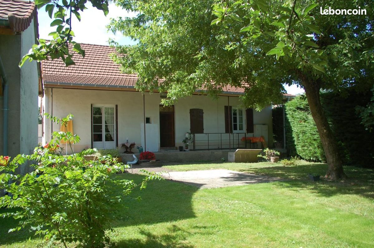 Maison 5 pièces 104 m² · à Saint-Germain-du-Plain · 104 m² · 800 €