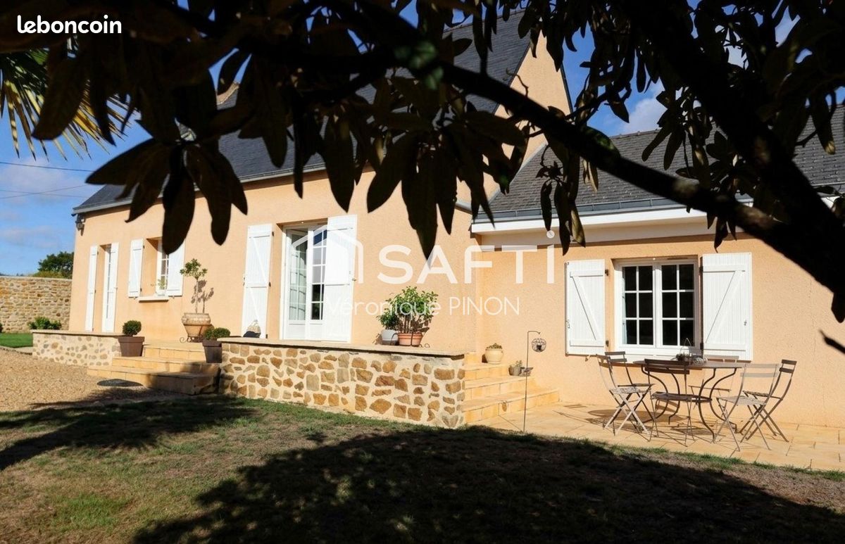 Maison 7 pièces 151 m² · à Chemazé · 151 m² · 369 800 €