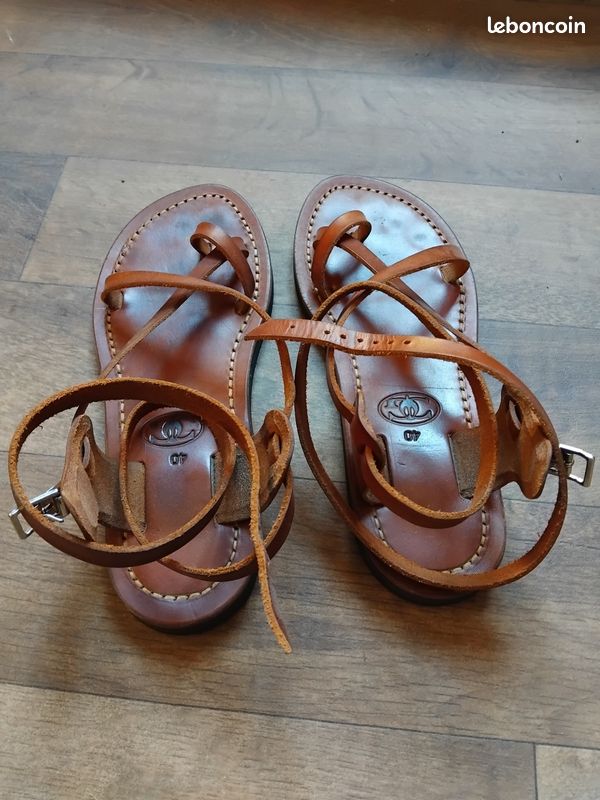 Sandales En Cuir Argenté Taille 40 - Neuf Sans Boîte - Talon 2-7 Cm