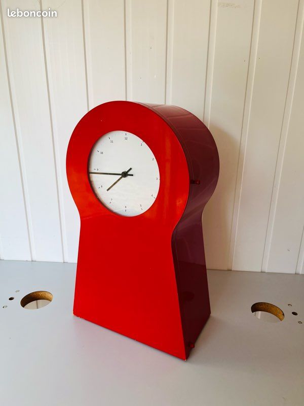 Horloge Armoire Métal Rouge Ikea PS Design Thomas Sandell Suède Années 90 (image 1)