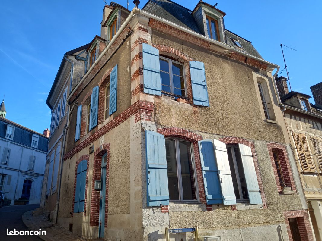 Maison 7 pièces 100 m² · à Joigny · 100 m² · 68 000 €