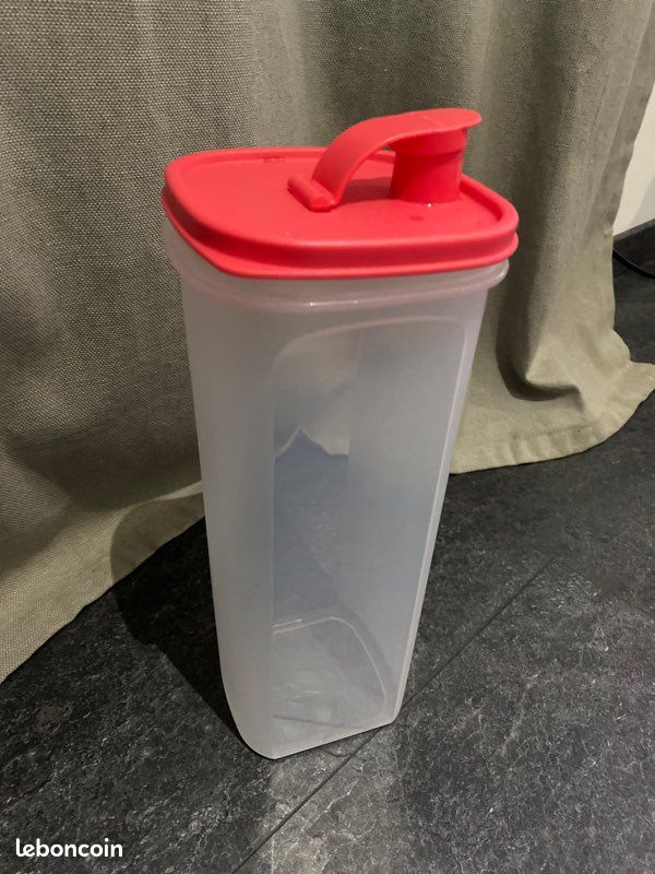 Pichet Tupperware 2 Litres – Modèle Frigo, Neuf, Rectangulaire