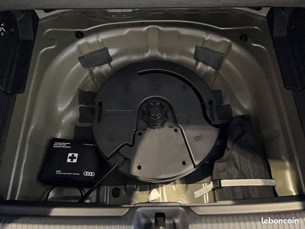 AUDI Q2 35 TFSI 150 S tronic 7 Black Edition (image 21)