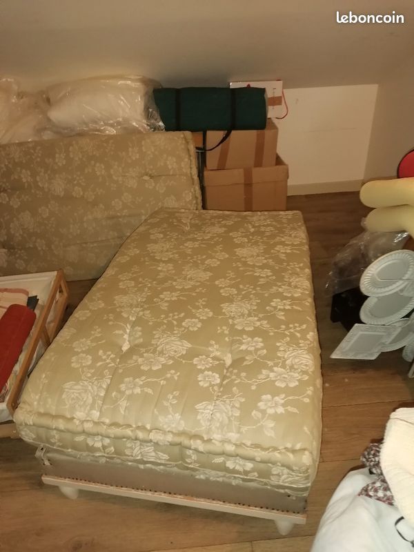 Ancien Lit banquette (image 1)