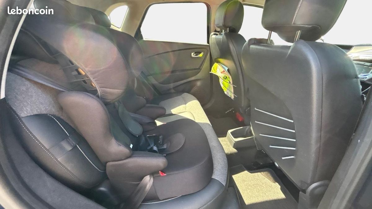 Renault Captur TCe 150 FAP EDC Intens (image 12)