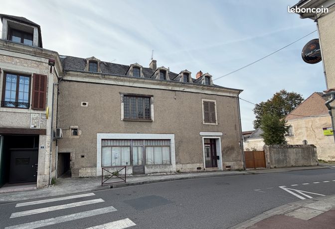 Immeuble et maison à vendre