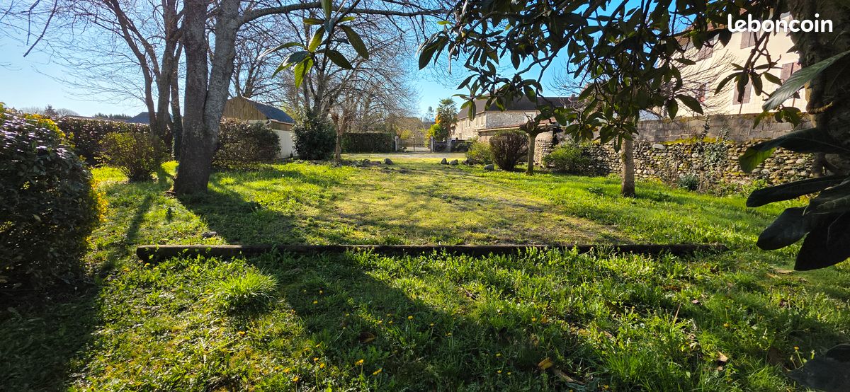 Terrain constructible 933 m2 · à Pardies-Piétat · 67 000 €