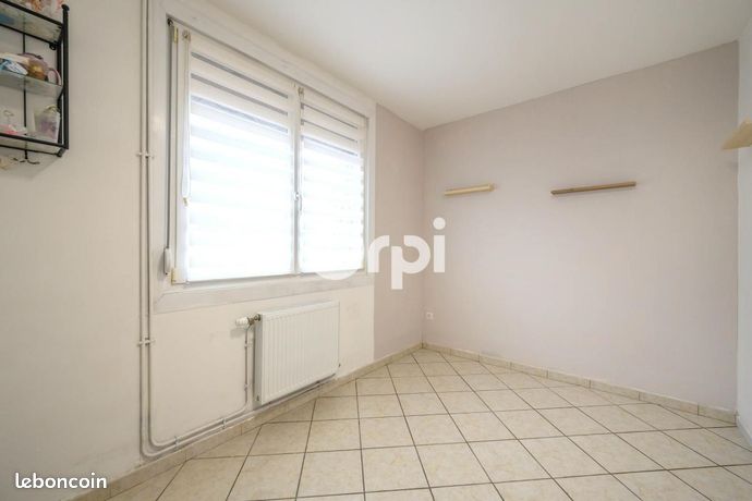https://img.leboncoin.fr/api/v1/lbcpb1/images/fd/cf/a1/fdcfa1d97783324125249fce14e187ef056013c5.jpg?rule=ad-image
