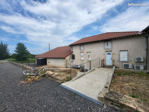 Maison 9 pièces 450 m²