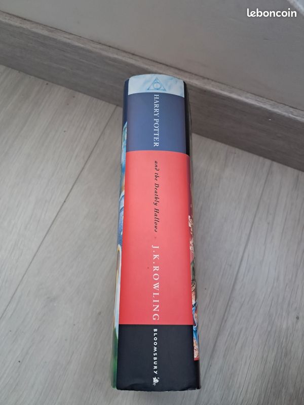 Harry Potter and The Deathly Hallow - First Edition Hardback Bloomsbury 2007 (image 2)