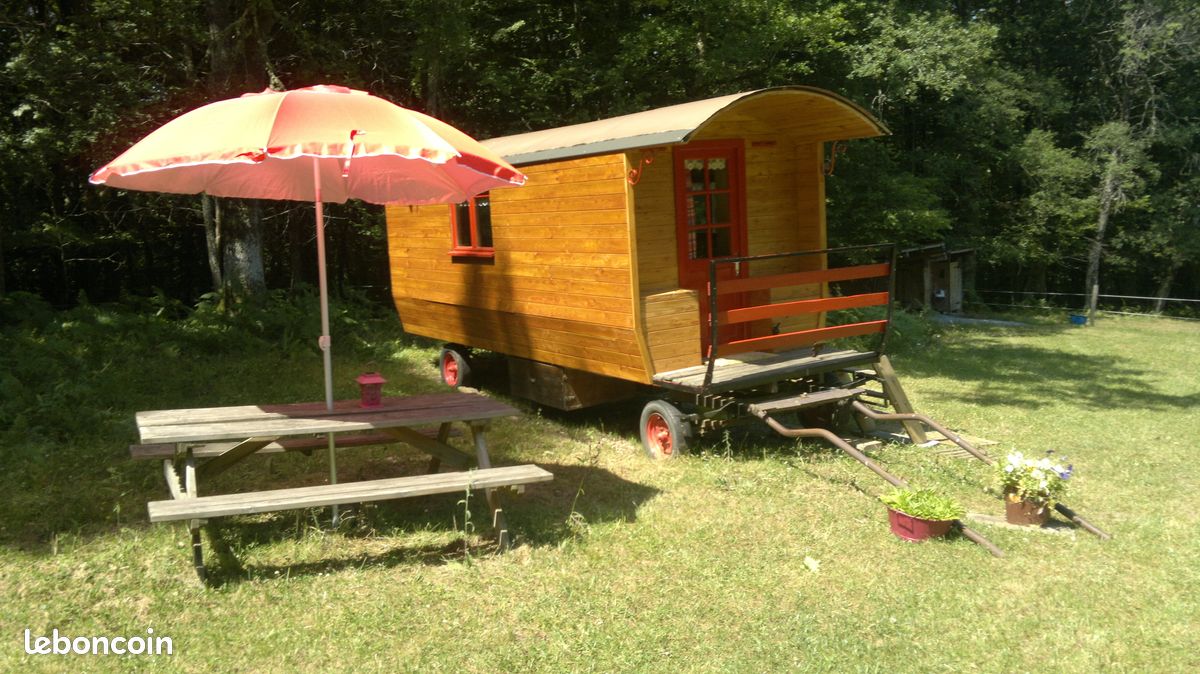 Roulotte Hébergement insolite en Creuse-Limousin (image 1)