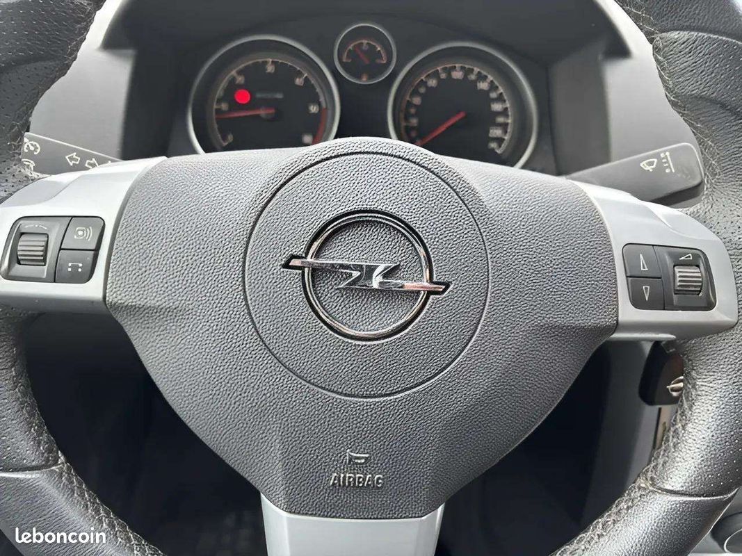 Opel ASTRA 1.7 CDTI110 COSMO ECOF 5P (image 20)