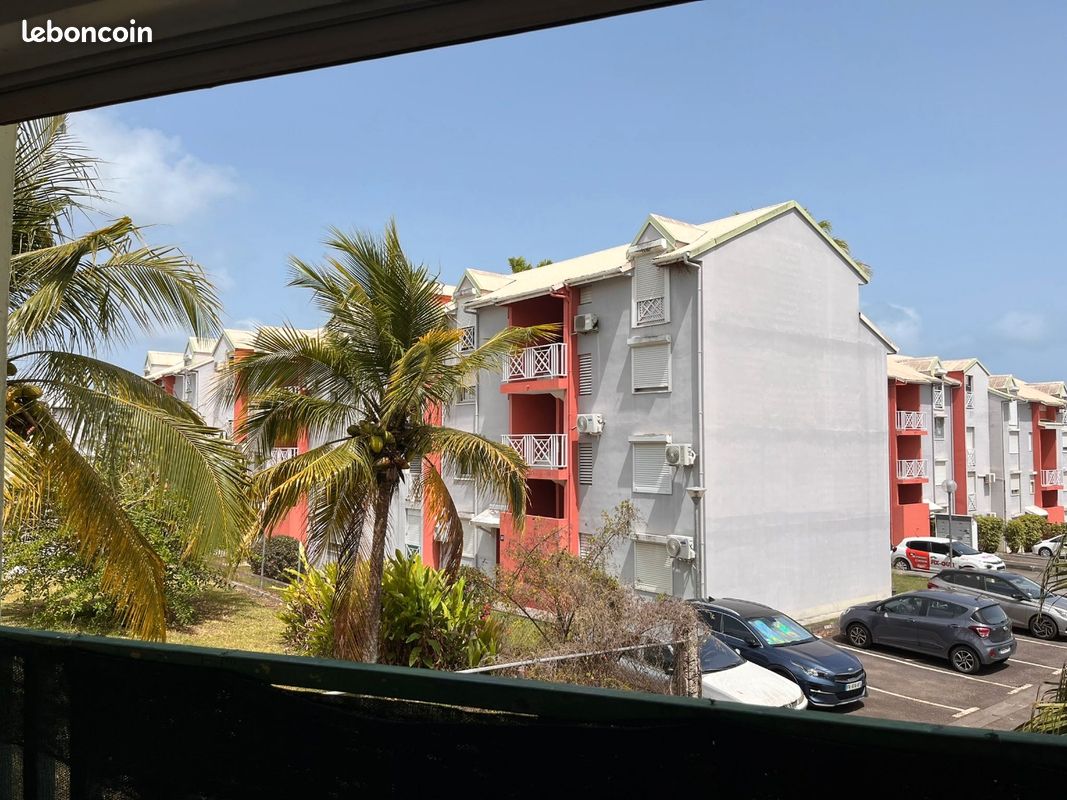 Appartement 1 pièce 31 m² · à Baie-Mahault · 31 m² · 800 €