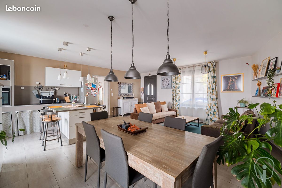 Maison 5 pièces 160 m² · à Montluel · 160 m² · 299 000 €