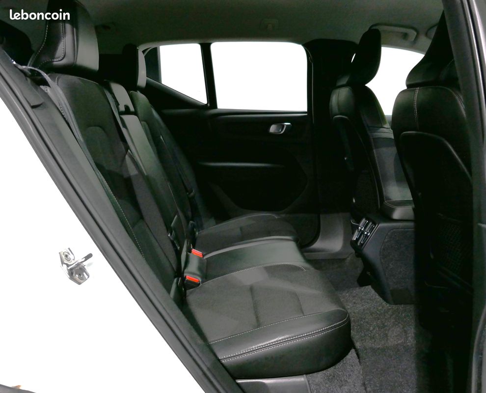 Volvo xc40 t3 163 cv business geartronic 8 - gps / camera / hayon main libre (image 4)