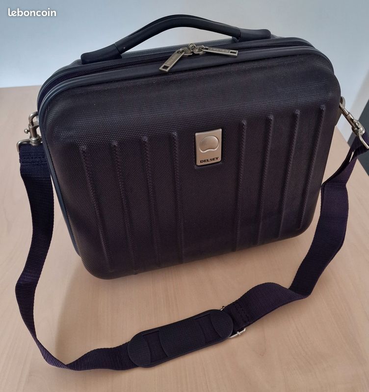 Vanty vntage DELSEY modèle KENYA - Gem Vanty vntage DELSEY modèle KENYA - Gem