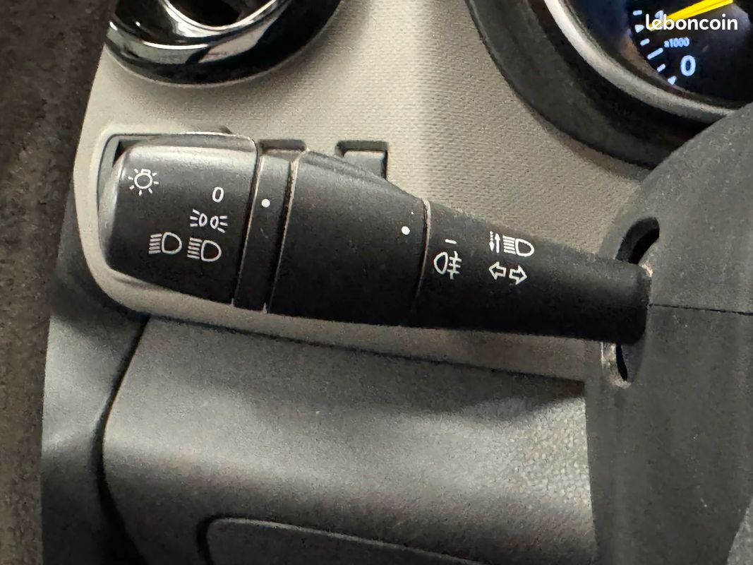 Renault TRAFIC 6 PLACES 140CH + Moteur à Chaine + Entretien OK (image 22)