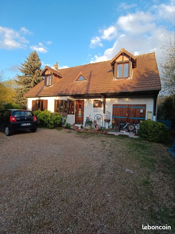Maison 4 pièces 107 m² · à Saint-Piat · 107 m² · 255 000 €