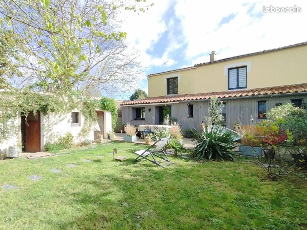 Maison 9 pièces 218 m² · à Le Cellier · 218 m² · 497 300 €