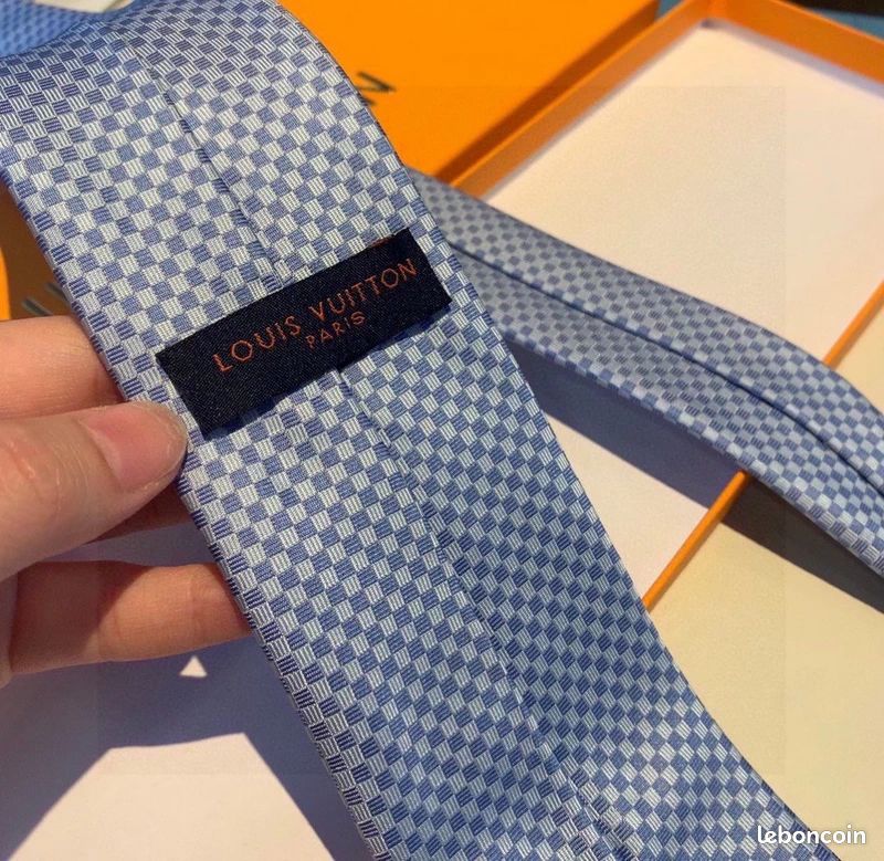 Cravate Louis Vuitton Damier bleu ciel soie neuve avec boîte originale (image 2)