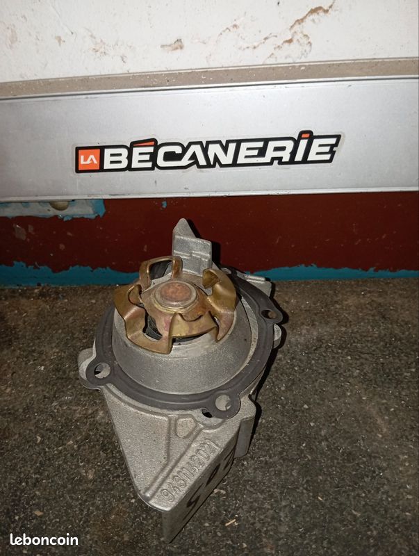 Pompe a eau neuf Peugeot 205 avec join acier (image 3)