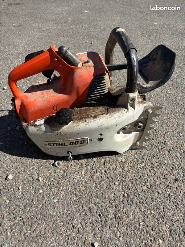 Tronçonneuse STIHL 085 vendue pour les pièces (image 1)