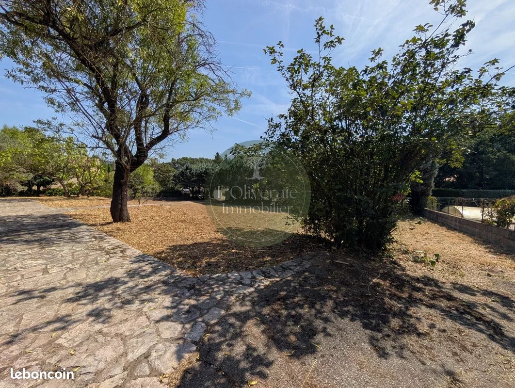 Terrain 481 m² · à La Destrousse · 481 m² · 220 000 €