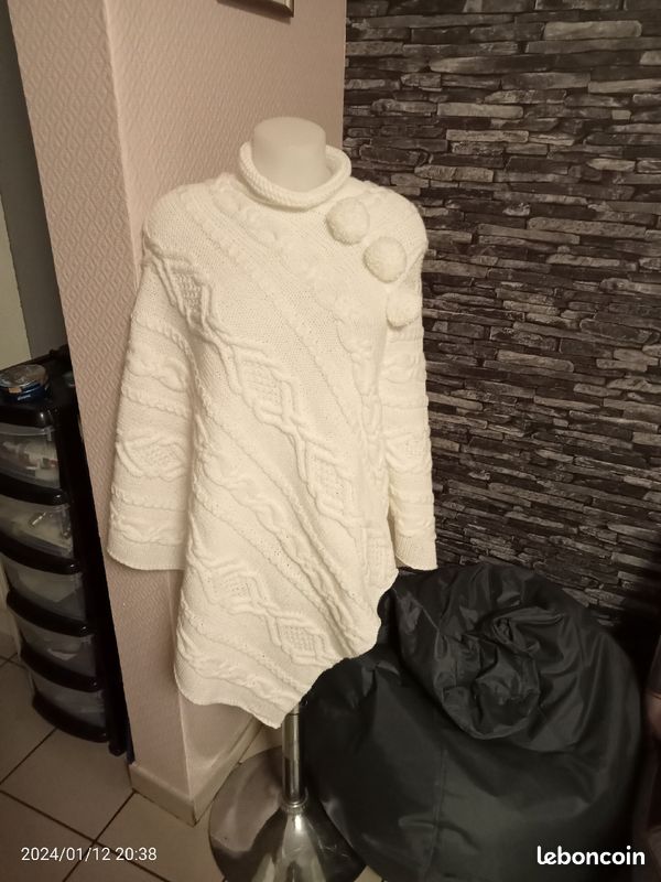 Vend poncho femme (image 2)
