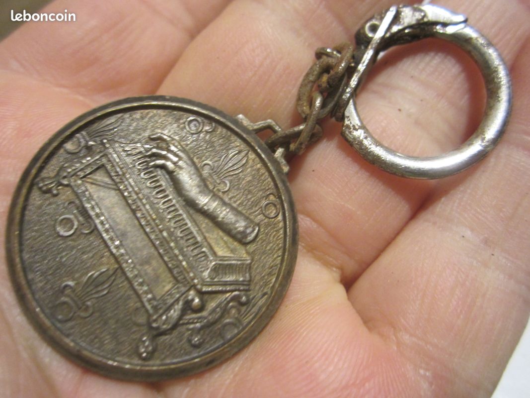 Porte-clés Centenaire de CAMERONE 1863 - 1963 Légion étrangère (image 3)