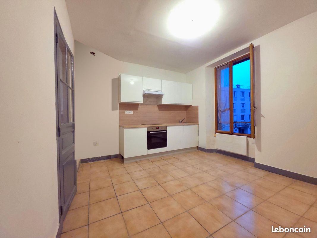 Appartement 2 pièces 48 m² · à Montereau-Fault-Yonne · 48 m² · 800 €/mois