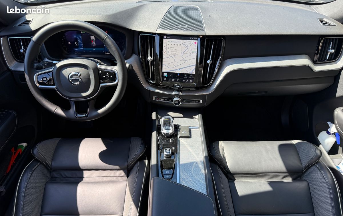 Volvo xc60 2.0 t6 awd 253 ch + 145 ch geartronic 8 plus style dark 5p (image 3)