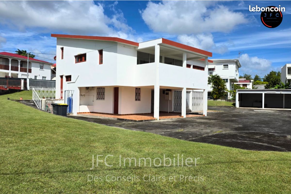 Appartement 4 pièces 160 m² · à Schoelcher · 160 m² · 2 500 €/mois