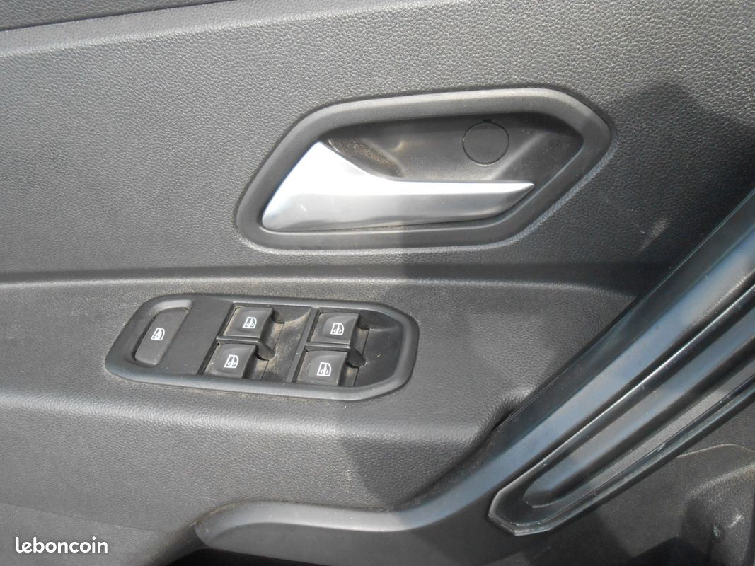 DACIA DUSTER Blue dCi 115 4x2 Confort (image 23)