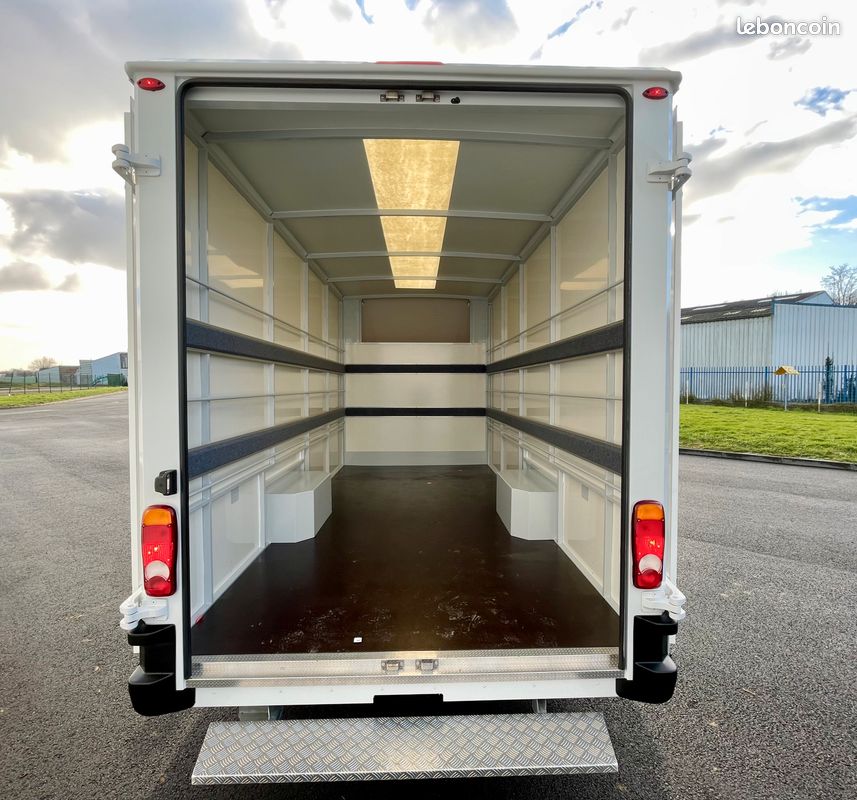 44 990 HT - Fiat DUCATO CAISSE PROCAR 20M3 3.5 MJT 180 PACK TECHNO / 10KMS (image 2)