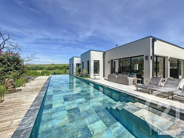 Maison 8 pièces 430 m²