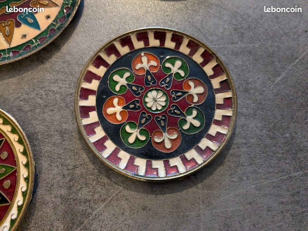 8 coupelles laiton et émaux cloisonnés (image 4)