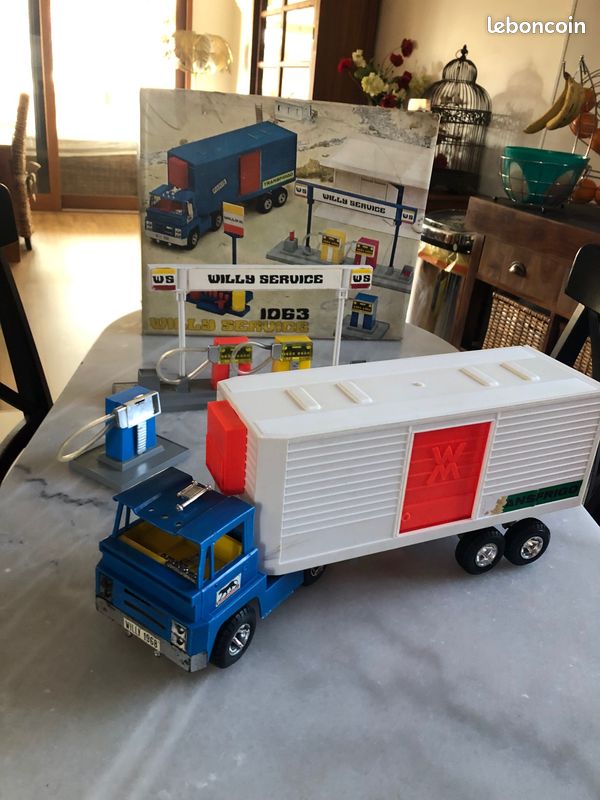 Willy Mennella coffret camion frigo + station service avec sa boîte d'origine (image 1)