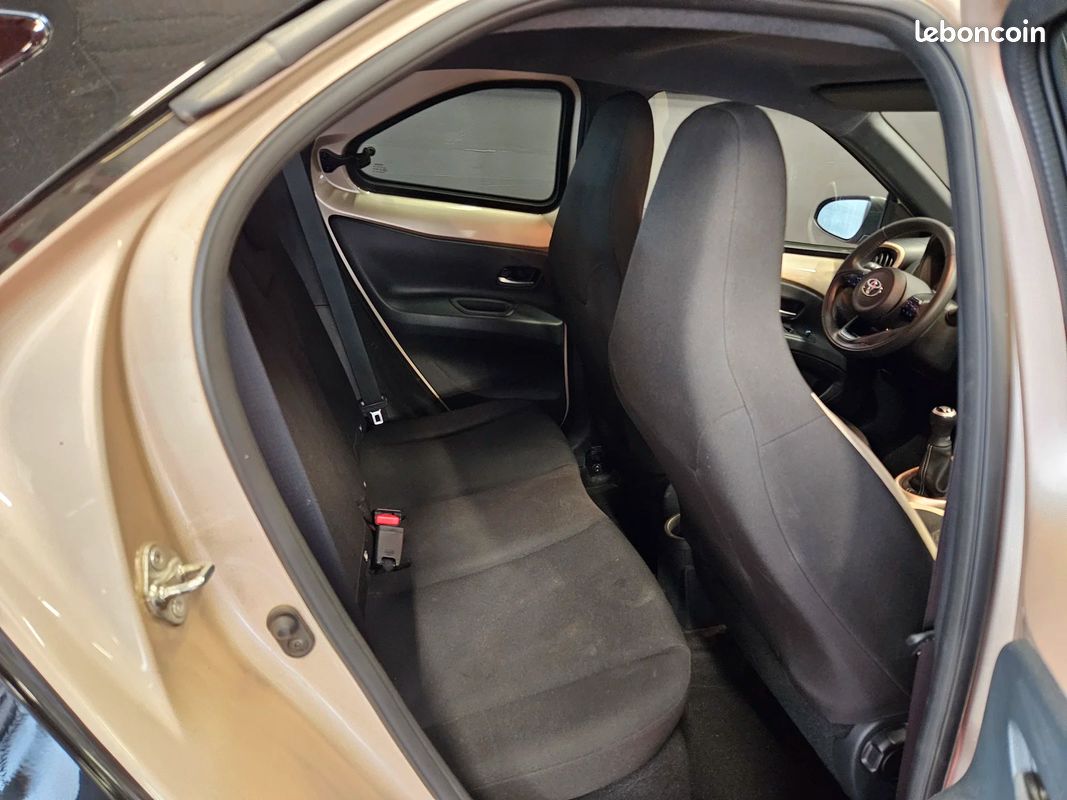 Toyota AYGO X Design 1.0 VVTi 12V 72 cv (image 17)