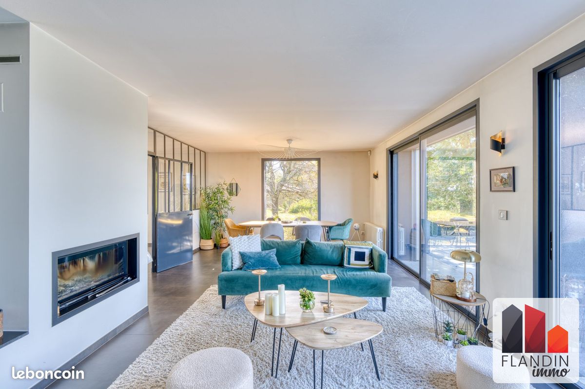 Maison 8 pièces 212 m² · à Vourles · 212 m² · 1 260 000 €