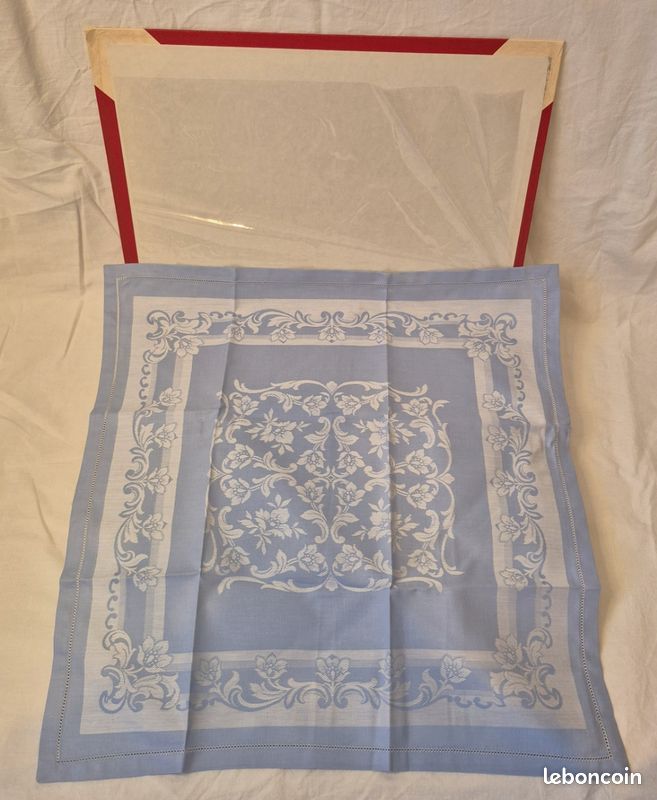nappe ancienne 540 x 245 cm et 14 serviettes en damassé de l