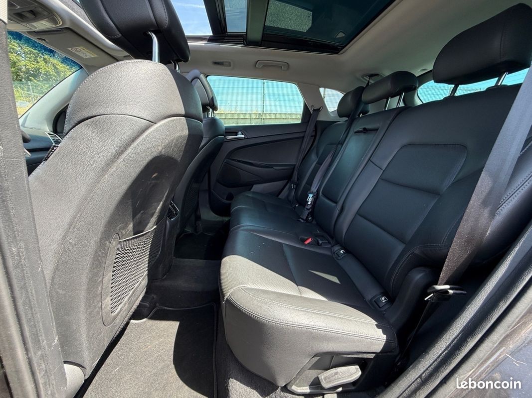 HYUNDAI TUCSON 1.7 CRDi 141 2WD DCT-7 Executive - GARANTIE 12MOIS - TOIT OUVRANT - CAMERA DE RECUL - SIEGES VENTILE (image 10)