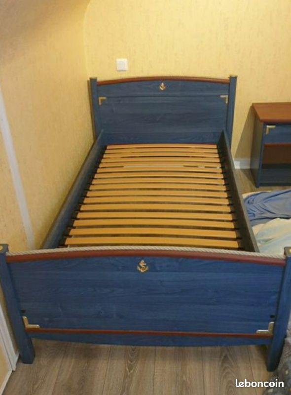 Chambre enfant complète (lit, sommier, matelas, armoire et table de chevet) (image 1)