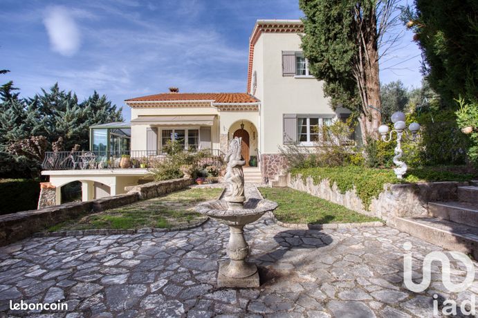 Maison 6 pièces 238 m²
