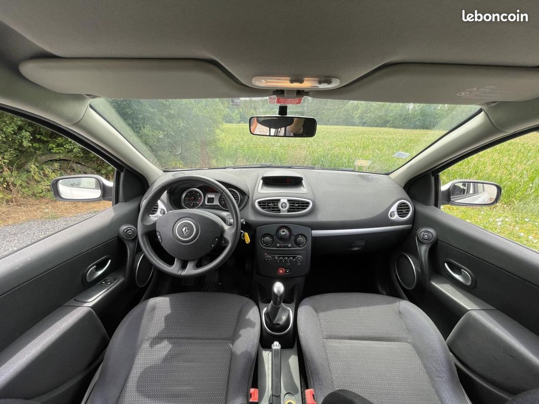RENAULT CLIO III BERLINE 1.5 dCi 85 CV | PREMIERE MAIN - SORT DE REVISION - KIT DISTRIB FAIT (image 15)