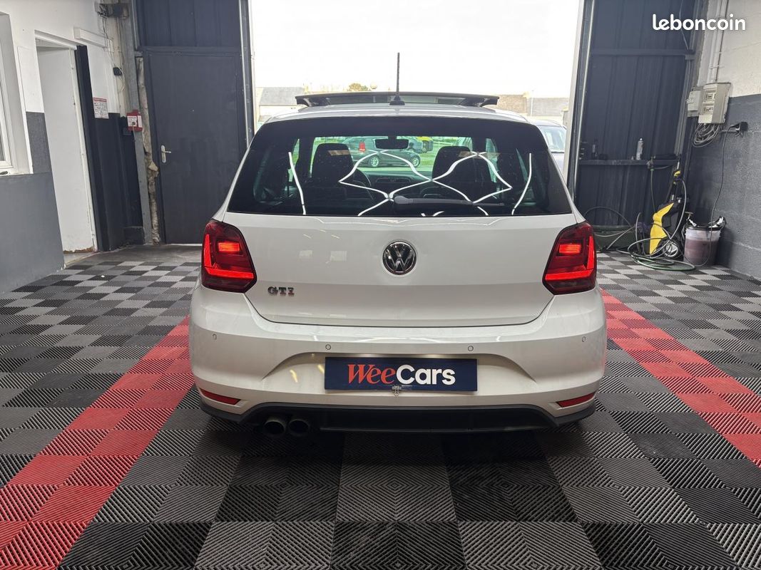 VOLKSWAGEN POLO 1.8 TSI 190 BLUEMOTION GTI ( toit ouvrant ) (image 5)