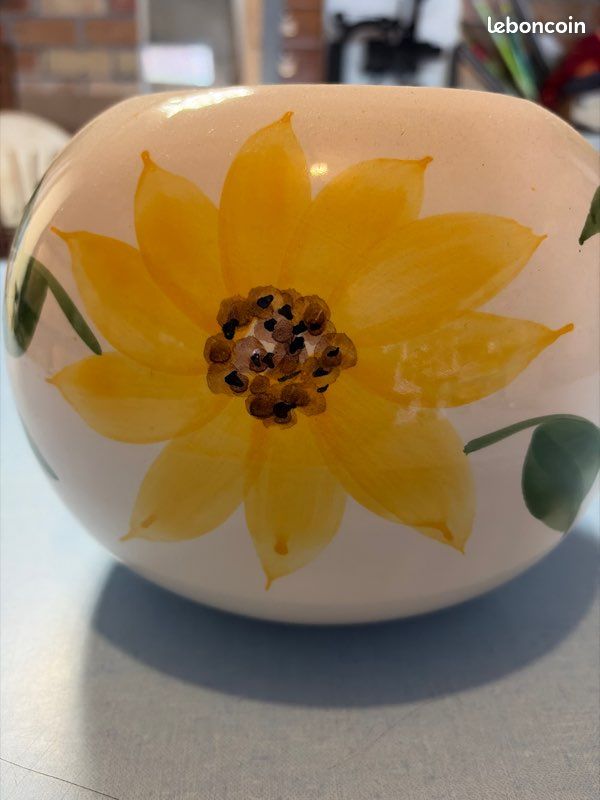 Vase (image 2)