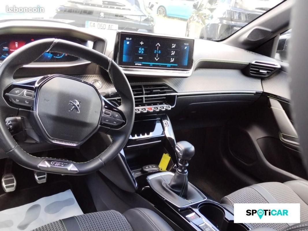 Peugeot 208 PureTech 100 S&S BVM6 GT (image 8)