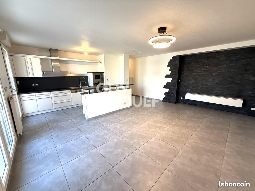 Appartement 3 pièces 64 m² · à Échirolles · 64 m² · 907 €/mois