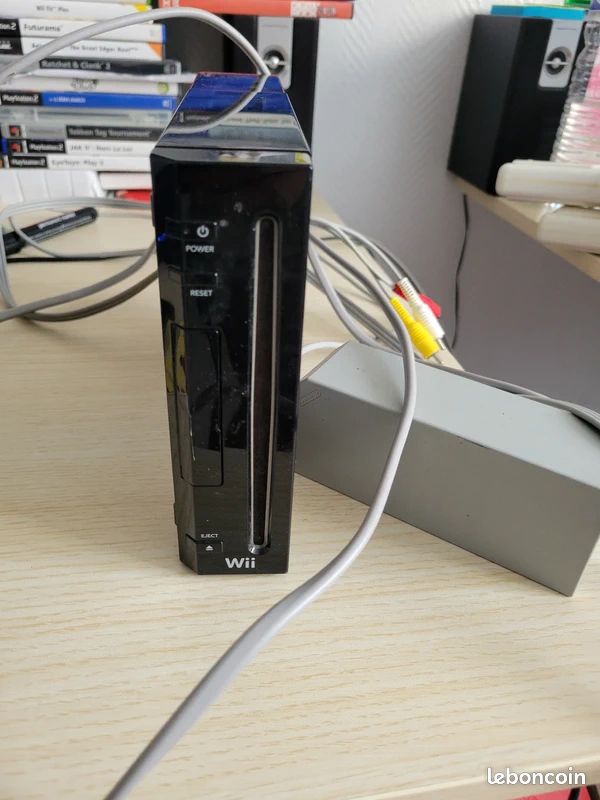 Console wii noire avec cables et sensor barre (image 1)